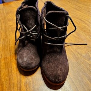 Toms size 6